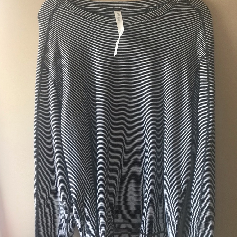 LULULEMON long sleeve too